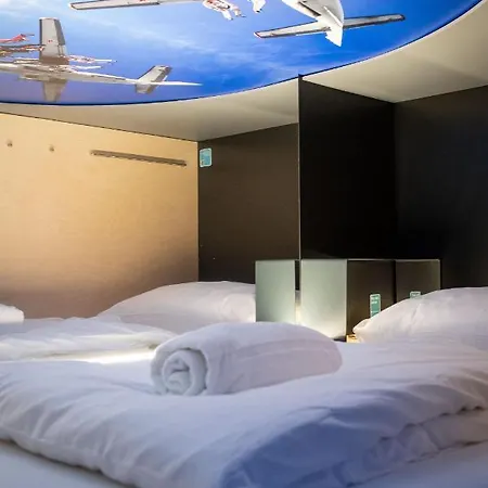 Capsule - Thelab Kapselhotel *
